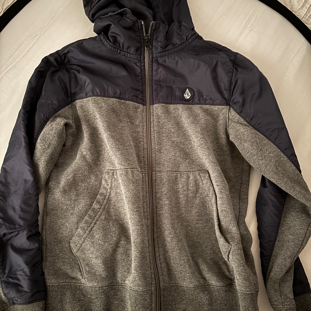Volcom Boy's Two-Tone Gray and Black Windbreaker